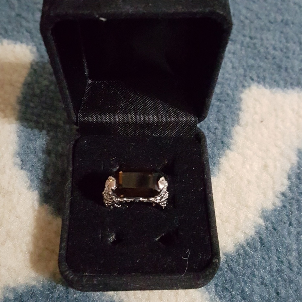 Lia Sophia brown glass ring